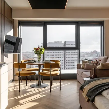 Quorum With A View By Sun & Snow